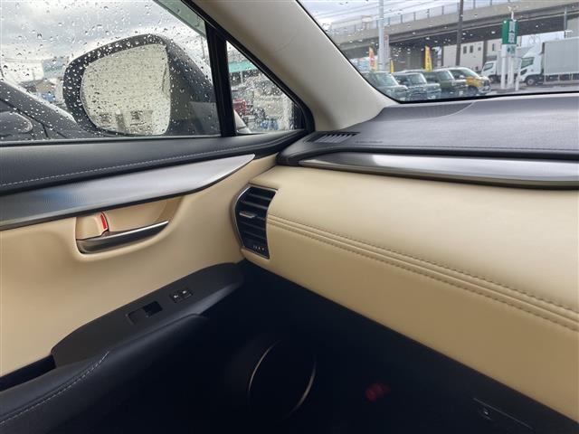 ＮＸ ＮＸ２００ｔ　Ｉパッケージ　４ＷＤ　純正ナビ　フルセグＴＶ　バックカメラ　革シート　シートヒーター　ハンドルヒーター　レーダーブレーキ　クルーズコントロール　ドラレコ　ＥＴＣ　純正アルミホイール　スマートキー　コーナーセンサー（21枚目）