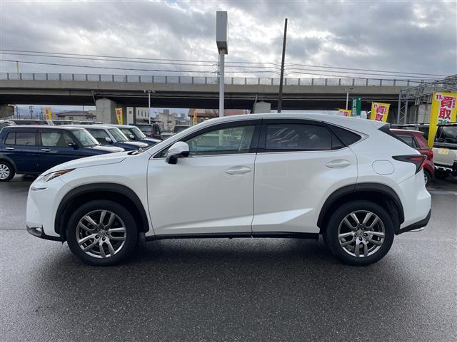 ＮＸ ＮＸ２００ｔ　Ｉパッケージ　４ＷＤ　純正ナビ　フルセグＴＶ　バックカメラ　革シート　シートヒーター　ハンドルヒーター　レーダーブレーキ　クルーズコントロール　ドラレコ　ＥＴＣ　純正アルミホイール　スマートキー　コーナーセンサー（26枚目）