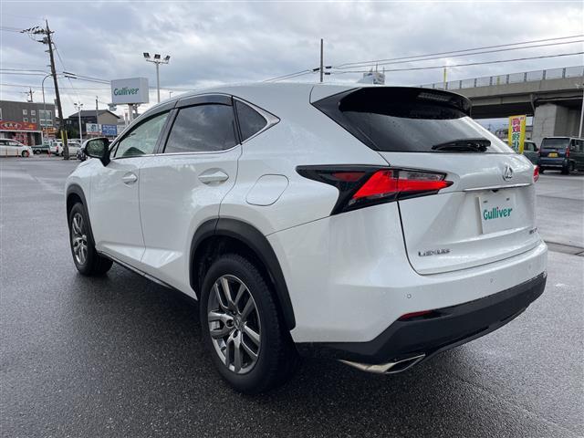 ＮＸ ＮＸ２００ｔ　Ｉパッケージ　４ＷＤ　純正ナビ　フルセグＴＶ　バックカメラ　革シート　シートヒーター　ハンドルヒーター　レーダーブレーキ　クルーズコントロール　ドラレコ　ＥＴＣ　純正アルミホイール　スマートキー　コーナーセンサー（31枚目）