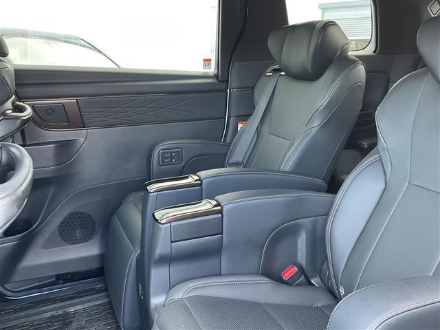 アルファードハイブリッド Ｚ　純正ナビ　フルセグＴＶ　パノラマモニター　ＬＥＤヘッドライト　フリップダウンモニター　パワーバックドア　デジタルミラー　ＥＴＣ２．０　革シート　シートヒーター＆クーラー　ＢＳＭ　置くだけ充電　保証書（6枚目）