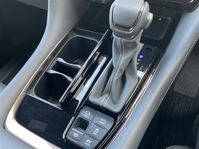 アルファードハイブリッド Ｚ　純正ナビ　フルセグＴＶ　パノラマモニター　ＬＥＤヘッドライト　フリップダウンモニター　パワーバックドア　デジタルミラー　ＥＴＣ２．０　革シート　シートヒーター＆クーラー　ＢＳＭ　置くだけ充電　保証書（16枚目）