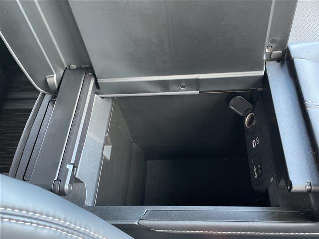 アルファードハイブリッド Ｚ　純正ナビ　フルセグＴＶ　パノラマモニター　ＬＥＤヘッドライト　フリップダウンモニター　パワーバックドア　デジタルミラー　ＥＴＣ２．０　革シート　シートヒーター＆クーラー　ＢＳＭ　置くだけ充電　保証書（25枚目）