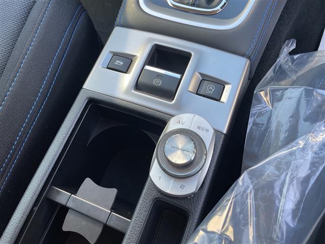 レヴォーグ １．６ＧＴ－Ｓアイサイト　４ＷＤ　社外メモリーナビ　フルセグＴＶ　バックカメラ　ＬＥＤヘッドライト　ＥＴＣ　アイサイト　レーダークルーズ　純正アルミホイール　スマートキー　プッシュスタート　電動ミラー　保証書（12枚目）