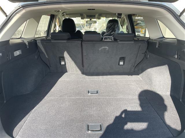 レヴォーグ １．６ＧＴ－Ｓアイサイト　４ＷＤ　社外メモリーナビ　フルセグＴＶ　バックカメラ　ＬＥＤヘッドライト　ＥＴＣ　アイサイト　レーダークルーズ　純正アルミホイール　スマートキー　プッシュスタート　電動ミラー　保証書（18枚目）