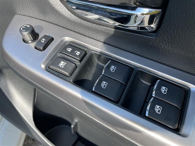 レヴォーグ １．６ＧＴ－Ｓアイサイト　４ＷＤ　社外メモリーナビ　フルセグＴＶ　バックカメラ　ＬＥＤヘッドライト　ＥＴＣ　アイサイト　レーダークルーズ　純正アルミホイール　スマートキー　プッシュスタート　電動ミラー　保証書（20枚目）