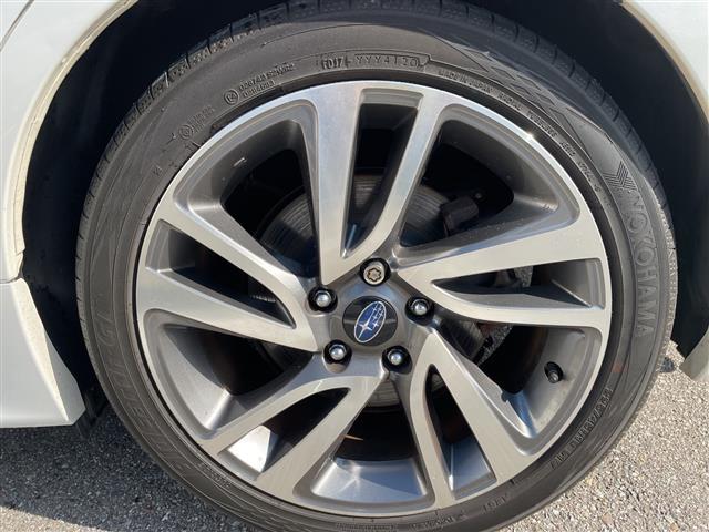 レヴォーグ １．６ＧＴ－Ｓアイサイト　４ＷＤ　社外メモリーナビ　フルセグＴＶ　バックカメラ　ＬＥＤヘッドライト　ＥＴＣ　アイサイト　レーダークルーズ　純正アルミホイール　スマートキー　プッシュスタート　電動ミラー　保証書（27枚目）