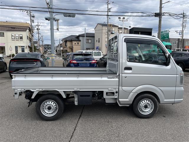 キャリイトラック ＫＣエアコン・パワステ　４ＷＤ　５ＭＴ　エアコン　パワステ　純正ラジオ（15枚目）