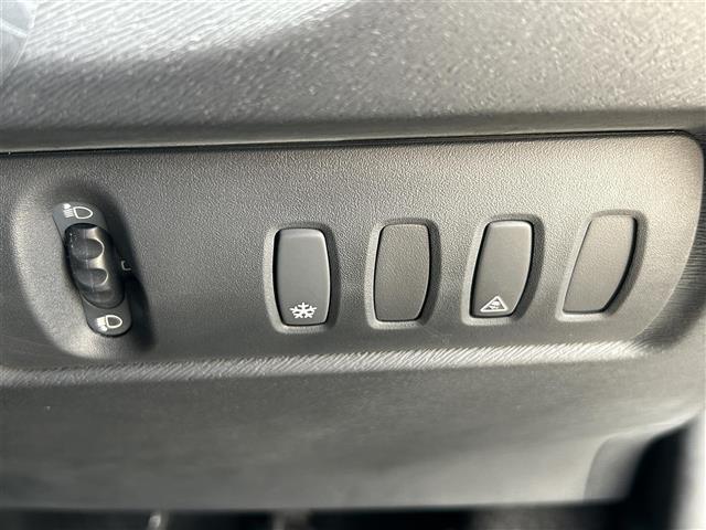 気になる車はすぐにお問い合わせください！画面右側の００６６から始まる無料ダイヤルからお問い合わせ下さい！専門スタッフがお車のご質問にお答えいたします！