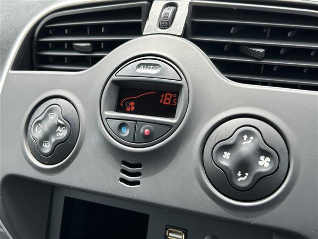 商談ルームにはキッズルームも完備しています☆お子様連れでもゆっくりとお車をお選びいただけます！