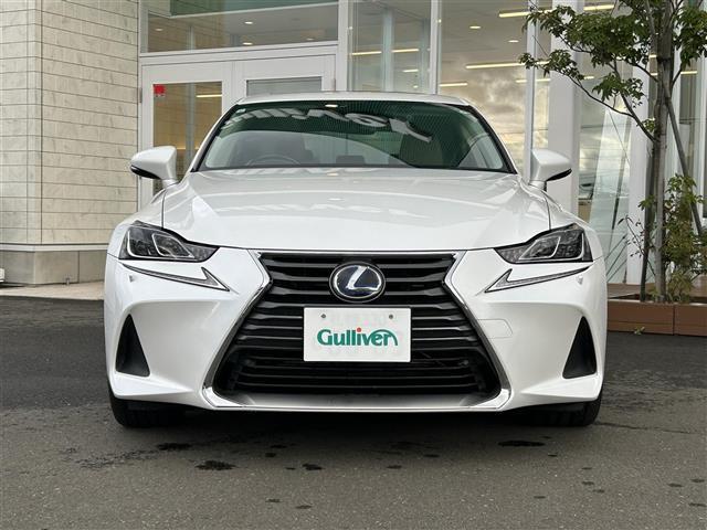 ＩＳ ＩＳ３００ｈ　バージョンＬ　４ＷＤ　純正ナビ　フルセグＴＶ　バックカメラ　革シート　サンルーフ　純正アルミホイール（4枚目）