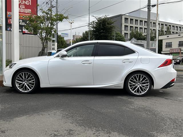 ＩＳ ＩＳ３００ｈ　バージョンＬ　４ＷＤ　純正ナビ　フルセグＴＶ　バックカメラ　革シート　サンルーフ　純正アルミホイール（7枚目）