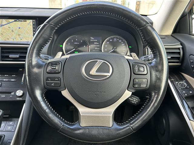 ＩＳ ＩＳ３００ｈ　バージョンＬ　４ＷＤ　純正ナビ　フルセグＴＶ　バックカメラ　革シート　サンルーフ　純正アルミホイール（8枚目）