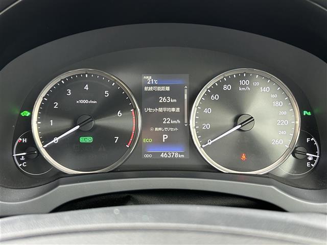 ＩＳ ＩＳ３００ｈ　バージョンＬ　４ＷＤ　純正ナビ　フルセグＴＶ　バックカメラ　革シート　サンルーフ　純正アルミホイール（9枚目）