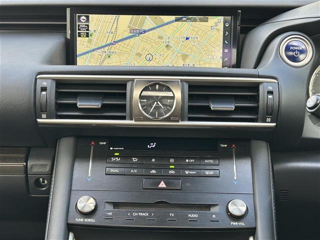 ＩＳ ＩＳ３００ｈ　バージョンＬ　４ＷＤ　純正ナビ　フルセグＴＶ　バックカメラ　革シート　サンルーフ　純正アルミホイール（16枚目）