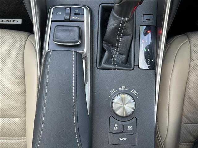 ＩＳ ＩＳ３００ｈ　バージョンＬ　４ＷＤ　純正ナビ　フルセグＴＶ　バックカメラ　革シート　サンルーフ　純正アルミホイール（23枚目）