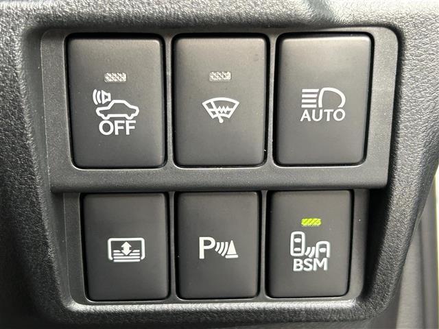 ＩＳ ＩＳ３００ｈ　バージョンＬ　４ＷＤ　純正ナビ　フルセグＴＶ　バックカメラ　革シート　サンルーフ　純正アルミホイール（24枚目）