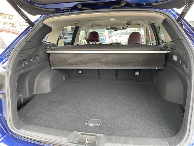 レヴォーグ ＳＴＩスポーツ　ＥＸ　４ＷＤ　純正ナビ　フルセグＴＶ　バックカメラ　ＬＥＤライト　ＥＴＣ　革シート　パワーバックドア　デジタルミラー　アイサイト　レーダークルーズ　純正アルミ　パワーシート　スマートキー　プッシュスタート（7枚目）