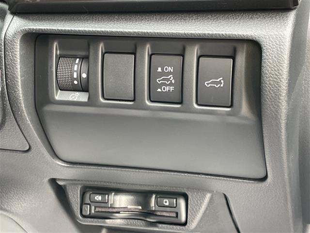 レヴォーグ ＳＴＩスポーツ　ＥＸ　４ＷＤ　純正ナビ　フルセグＴＶ　バックカメラ　ＬＥＤライト　ＥＴＣ　革シート　パワーバックドア　デジタルミラー　アイサイト　レーダークルーズ　純正アルミ　パワーシート　スマートキー　プッシュスタート（13枚目）