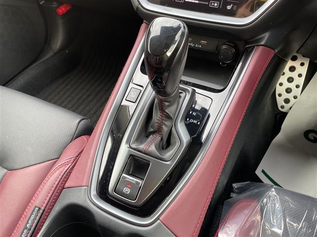 レヴォーグ ＳＴＩスポーツ　ＥＸ　４ＷＤ　純正ナビ　フルセグＴＶ　バックカメラ　ＬＥＤライト　ＥＴＣ　革シート　パワーバックドア　デジタルミラー　アイサイト　レーダークルーズ　純正アルミ　パワーシート　スマートキー　プッシュスタート（22枚目）