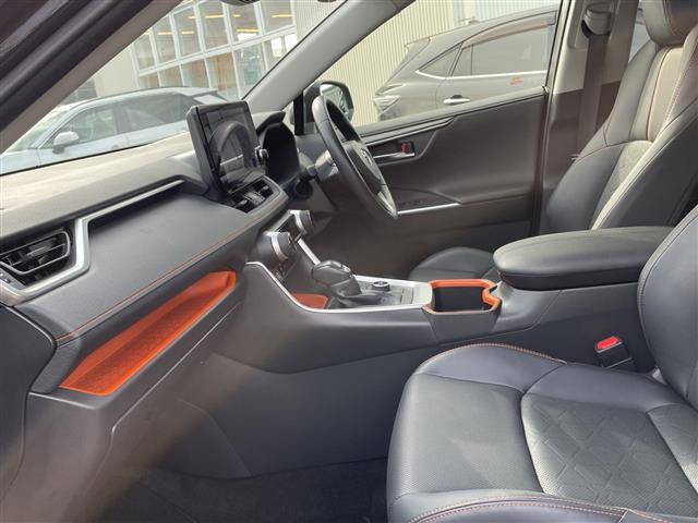 ガリバーグループでは主要メーカー、主要車種をお取り扱いしております。全国約４６０店舗の在庫の中からお客様にピッタリの一台をご提案します。