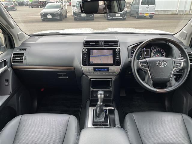 ランドクルーザープラド TX Lパッケージ 4WD 純正メーカーナビ フルセグTV パノラマモニター LEDヘッドライト ETC2.0 オプションアルミ 純正エアロ 黒革シート シートヒーター&クーラー ガナドールマフラー ドラレコ 保証書(2枚目)