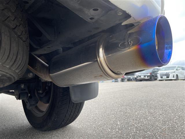 ランドクルーザープラド TX Lパッケージ 4WD 純正メーカーナビ フルセグTV パノラマモニター LEDヘッドライト ETC2.0 オプションアルミ 純正エアロ 黒革シート シートヒーター&クーラー ガナドールマフラー ドラレコ 保証書(15枚目)