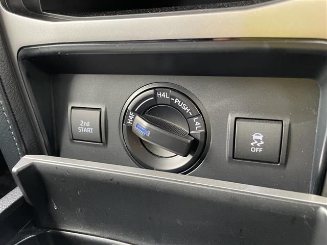 ランドクルーザープラド TX Lパッケージ 4WD 純正メーカーナビ フルセグTV パノラマモニター LEDヘッドライト ETC2.0 オプションアルミ 純正エアロ 黒革シート シートヒーター&クーラー ガナドールマフラー ドラレコ 保証書(17枚目)