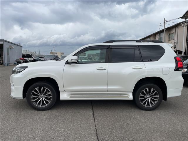 ランドクルーザープラド TX Lパッケージ 4WD 純正メーカーナビ フルセグTV パノラマモニター LEDヘッドライト ETC2.0 オプションアルミ 純正エアロ 黒革シート シートヒーター&クーラー ガナドールマフラー ドラレコ 保証書(30枚目)