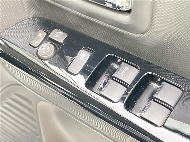 スペーシアカスタム ハイブリッドＸＳターボ　４ＷＤ　ターボ　社外メモリーナビ　フルセグＴＶ　バックカメラ　ＬＥＤヘッドライト　ＥＴＣ　シートヒーター　両側パワースライド　スマートキー　クルコン　レーダーブレーキ　純正アルミ　ハーフレザーシート（16枚目）