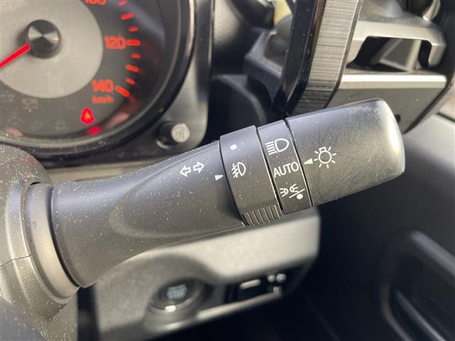 ジムニー ＸＬ　４ＷＤ　ターボ　リフトアップ　オープンカントリーＴ　ディスプレイオーディオ　ルーフラック　リアラダー　社外グリル　社外マフラー　シートカバー　スズキセーフティ　純正ＡＷ＆スタッドレス積み込み（4枚目）