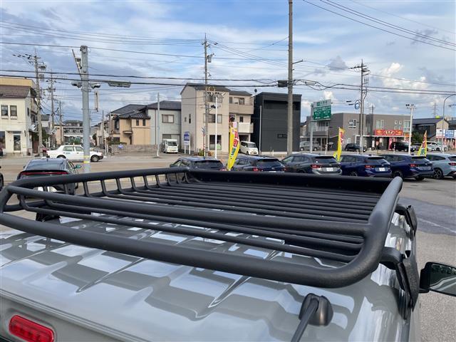 ジムニー ＸＬ　４ＷＤ　ターボ　リフトアップ　オープンカントリーＴ　ディスプレイオーディオ　ルーフラック　リアラダー　社外グリル　社外マフラー　シートカバー　スズキセーフティ　純正ＡＷ＆スタッドレス積み込み（11枚目）