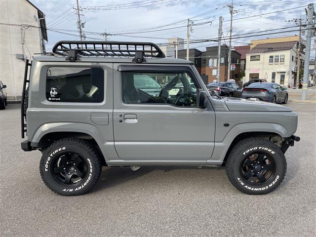 ジムニー ＸＬ　４ＷＤ　ターボ　リフトアップ　オープンカントリーＴ　ディスプレイオーディオ　ルーフラック　リアラダー　社外グリル　社外マフラー　シートカバー　スズキセーフティ　純正ＡＷ＆スタッドレス積み込み（20枚目）