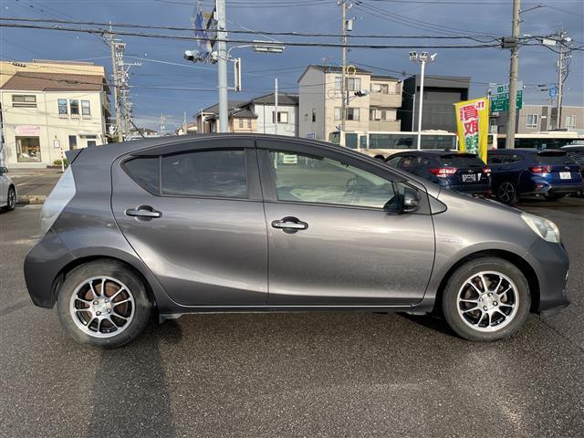 アクア G 純正ナビ フルセグTV ETC ドラレコ スマートキー プッシュスタート 電動ミラー 社外アルミホイール 社外アルミ&スタッドレス積み込み(21枚目)