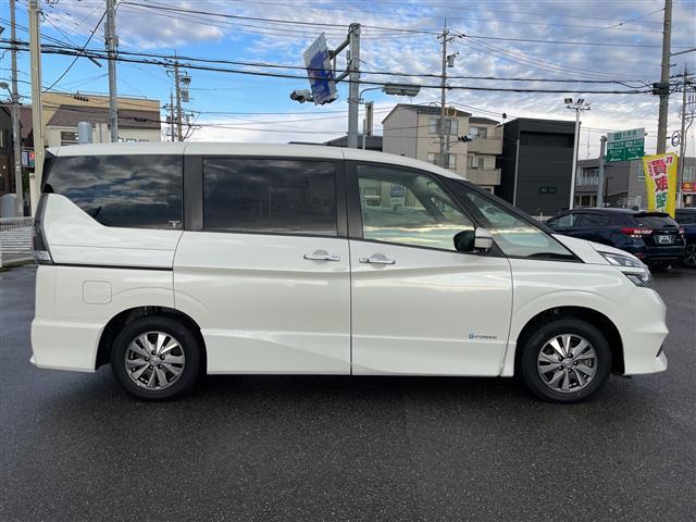 セレナ ｅ－パワー　ハイウェイスターＶ　ワンオーナー　純正大画面ナビ　フルセグＴＶ　アラウンドビューモニター　ＬＥＤヘッドライト　ＥＴＣ　ドラレコ　エマージェンシーブレーキ　クルコン　両側パワースライド　ハイビームアシスト　踏み間違い防止（24枚目）