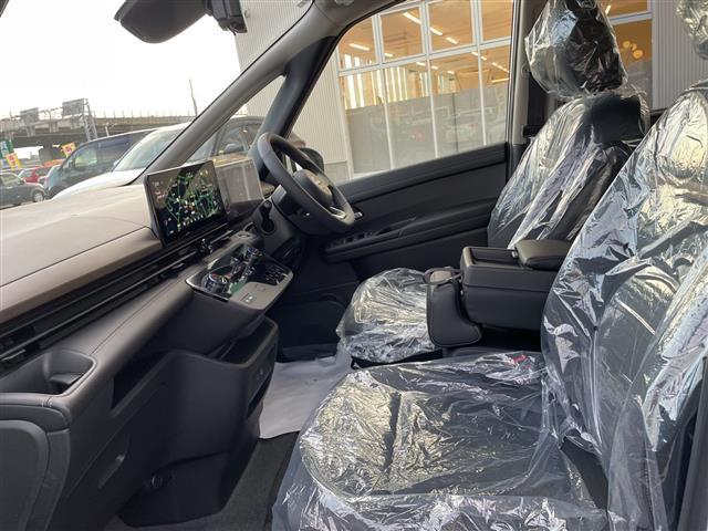 セレナ e-パワー ハイウェイスターV 登録済未使用車 純正12.3型ナビ フルセグTV 全方位カメラ 両側パワースライド LEDヘッドライト ETC2.0 デジタルミラー ブラインドスポット フリップダウンモニター プロパイロット(4枚目)