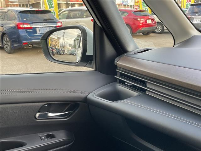 セレナ e-パワー ハイウェイスターV 登録済未使用車 純正12.3型ナビ フルセグTV 全方位カメラ 両側パワースライド LEDヘッドライト ETC2.0 デジタルミラー ブラインドスポット フリップダウンモニター プロパイロット(14枚目)