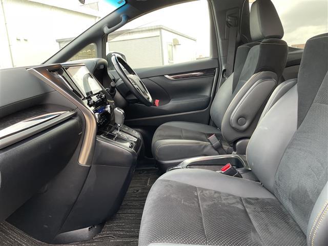 アルファード ２．５Ｓ　タイプゴールド　純正ディスプレイオーディオ　ナビ　フルセグ　バックカメラ　サンルーフ　ＬＥＤヘッドライト　ビルトインＥＴＣ　パワーバックドア　両側パワスラ　ハーフレザーシート　セーフティセンス　レーダークルーズ（4枚目）