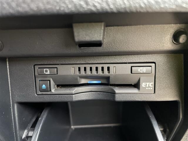 アルファード ２．５Ｓ　タイプゴールド　純正ディスプレイオーディオ　ナビ　フルセグ　バックカメラ　サンルーフ　ＬＥＤヘッドライト　ビルトインＥＴＣ　パワーバックドア　両側パワスラ　ハーフレザーシート　セーフティセンス　レーダークルーズ（11枚目）