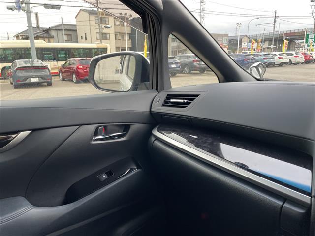 アルファード ２．５Ｓ　タイプゴールド　純正ディスプレイオーディオ　ナビ　フルセグ　バックカメラ　サンルーフ　ＬＥＤヘッドライト　ビルトインＥＴＣ　パワーバックドア　両側パワスラ　ハーフレザーシート　セーフティセンス　レーダークルーズ（15枚目）