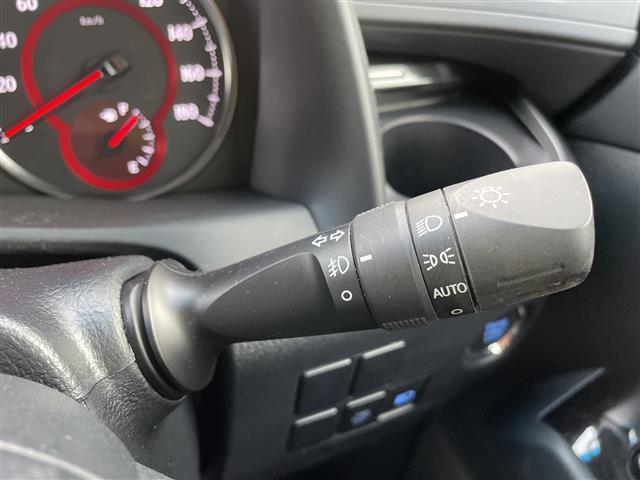 アルファード ２．５Ｓ　タイプゴールド　純正ディスプレイオーディオ　ナビ　フルセグ　バックカメラ　サンルーフ　ＬＥＤヘッドライト　ビルトインＥＴＣ　パワーバックドア　両側パワスラ　ハーフレザーシート　セーフティセンス　レーダークルーズ（17枚目）