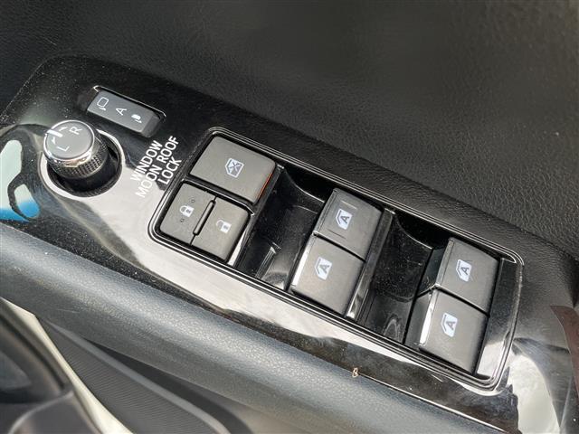 アルファード ２．５Ｓ　タイプゴールド　純正ディスプレイオーディオ　ナビ　フルセグ　バックカメラ　サンルーフ　ＬＥＤヘッドライト　ビルトインＥＴＣ　パワーバックドア　両側パワスラ　ハーフレザーシート　セーフティセンス　レーダークルーズ（22枚目）