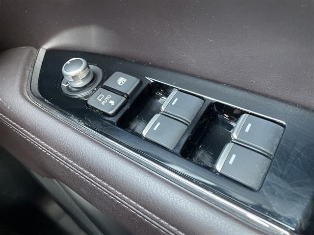 ＣＸ－８ ＸＤ　Ｌパッケージ　純正メモリーナビ　フルセグＴＶ　バックカメラ　ＬＥＤヘッドライト　スマートキー　レザーシート　パワーバックドア　スマートキー　レーダークルーズ　シートヒーター　ＢＳＭ　純正アルミホイール（14枚目）