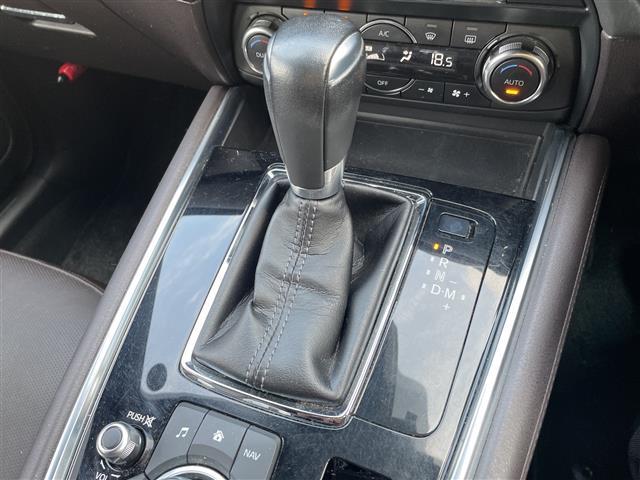 ＣＸ－８ ＸＤ　Ｌパッケージ　純正メモリーナビ　フルセグＴＶ　バックカメラ　ＬＥＤヘッドライト　スマートキー　レザーシート　パワーバックドア　スマートキー　レーダークルーズ　シートヒーター　ＢＳＭ　純正アルミホイール（16枚目）