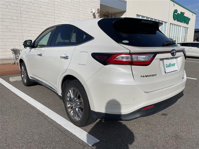 ハリアー プレミアム 純正9型ナビ フルセグTV バックカメラ 大型サンルーフ トヨタセーフティセンス レーダークルーズ ドラレコ ETC パワーバックドア スマートキー プッシュスタート スタッドレス&AW積み込み(28枚目)