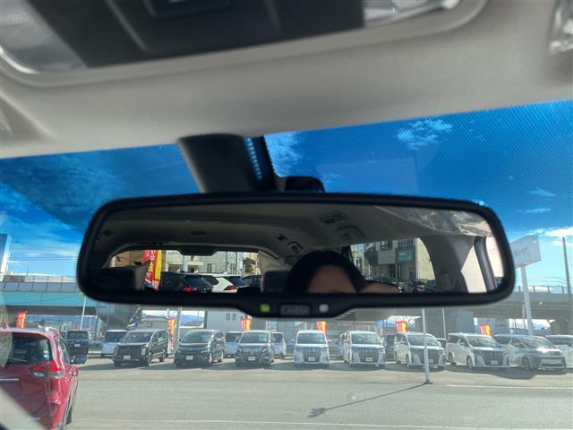 デリカＤ：５ シャモニー　登録未使用車　禁煙車　ｅ－Ａｓｓｉｓｔ　アラウンドビューモニター　電動パーキングブレーキ　オートホールドブレーキ　レーダークルーズコントロール　両側パワースライドドア　前席シートヒーター（3枚目）