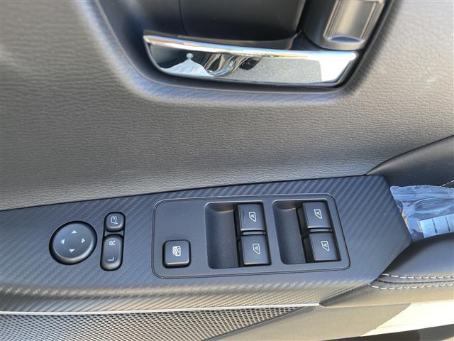 デリカＤ：５ シャモニー　登録未使用車　禁煙車　ｅ－Ａｓｓｉｓｔ　アラウンドビューモニター　電動パーキングブレーキ　オートホールドブレーキ　レーダークルーズコントロール　両側パワースライドドア　前席シートヒーター（27枚目）