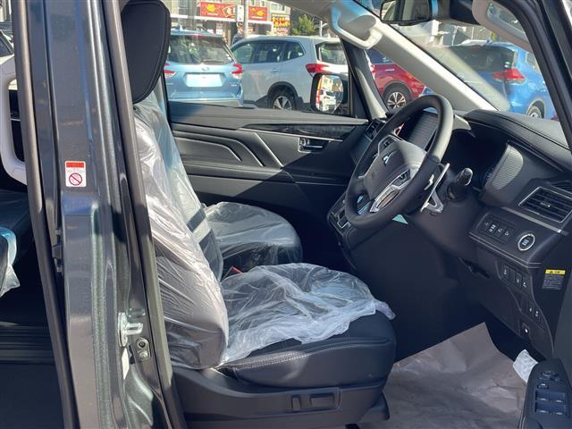 デリカＤ：５ シャモニー　登録未使用車　禁煙車　ｅ－Ａｓｓｉｓｔ　アラウンドビューモニター　電動パーキングブレーキ　オートホールドブレーキ　レーダークルーズコントロール　両側パワースライドドア　前席シートヒーター（30枚目）