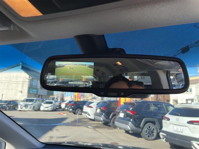 デリカＤ：５ シャモニー　禁煙車　登録未使用車　ｅ－Ａｓｓｉｓｔ　両側パワースライドドア　パワーバックドア　電動パーキングブレーキ　オートホールドブレーキ　前席シートヒーター　純正アルミホイール付　レーダークルーズコントロール（10枚目）