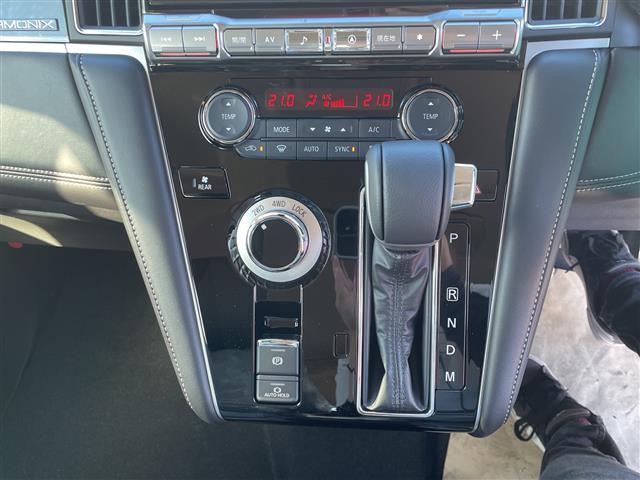 デリカＤ：５ シャモニー　登録未使用車　禁煙車　ｅ－Ａｓｓｉｓｔ　　バックモニター　１１インチアルパインナビ　両側パワースライドドア　パワーバックドア　レーダークルーズコントロール　前席シートヒーター　ステアリングヒーター（4枚目）