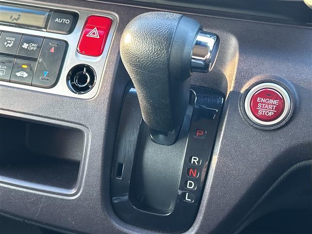 Ｎ－ＯＮＥ プレミアム　社外メモリナビ　禁煙車　バックモニター　ドライブレコーダー　純正フロアマット　オートライト　電動格納ミラー　シティブレーキアクティブシステム　Ｂｌｕｅｔｏｏｔｈ　フルセグ　スマートキー　スペアキー（9枚目）